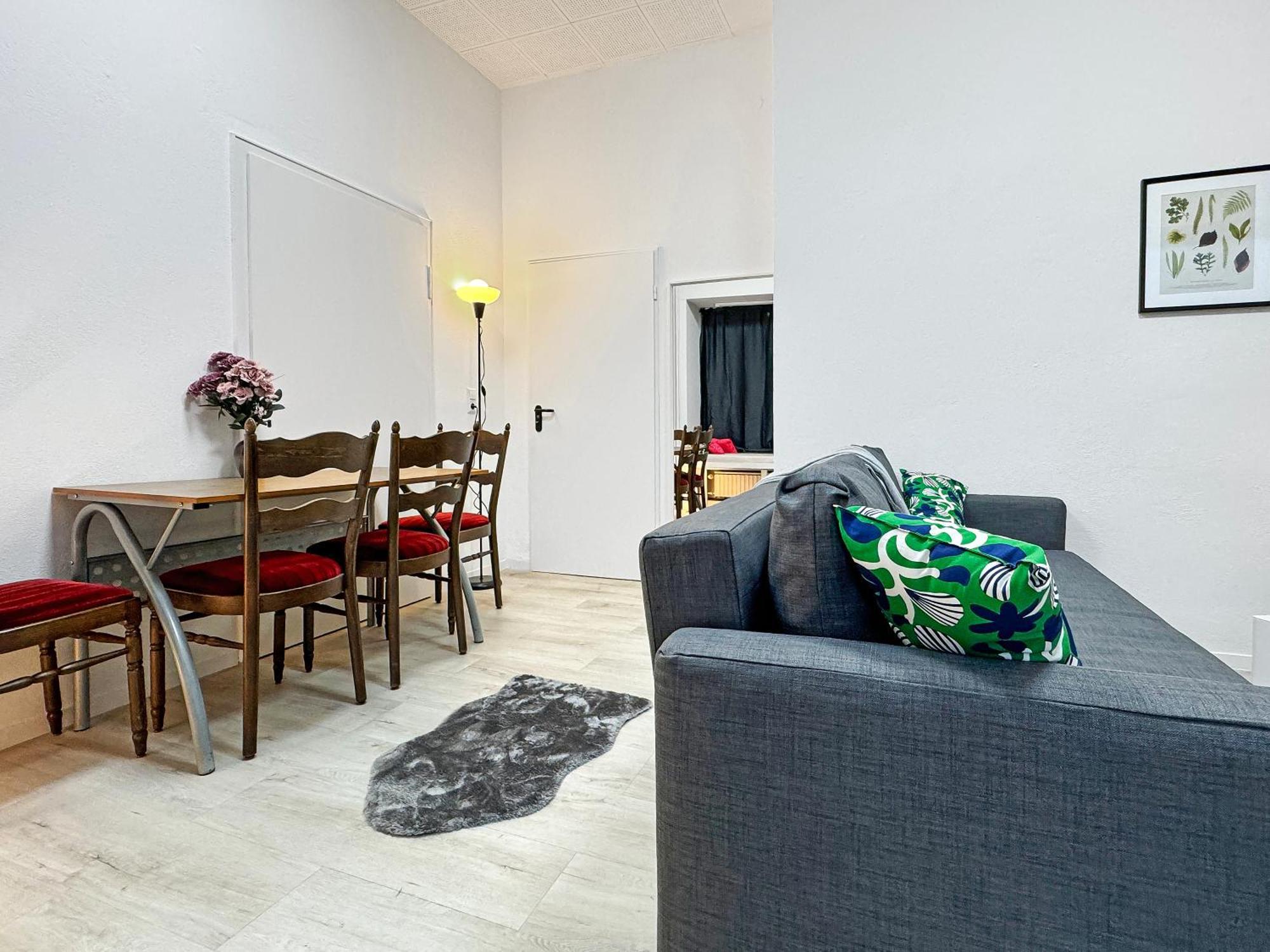 2 Zimmer Apartment Fuer 6 P, 15 Min Zum Flughafen Esslingen am Neckar Exterior foto
